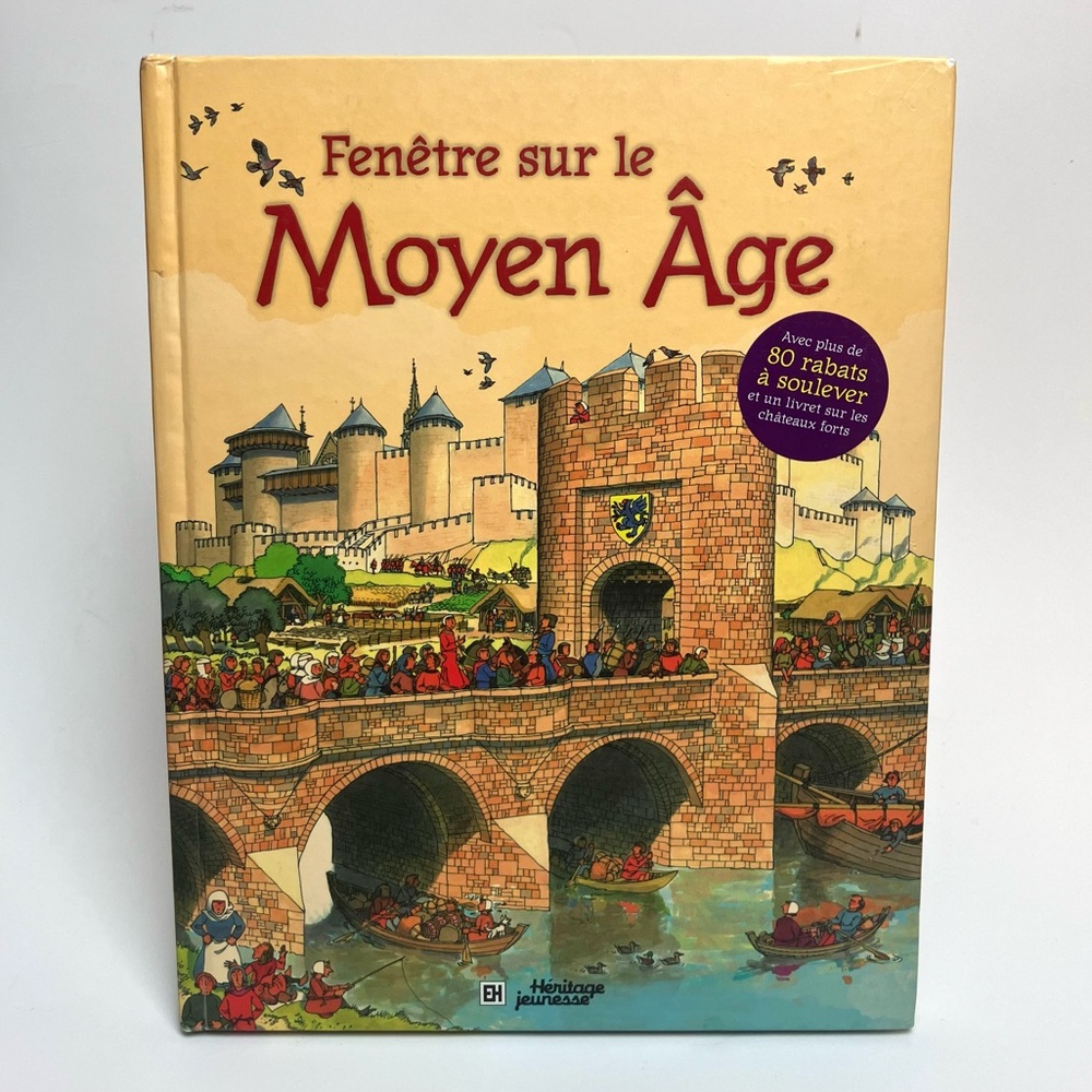Livre à rabats pour enfants "Fenêtre sur le Moyen Âge" French Book